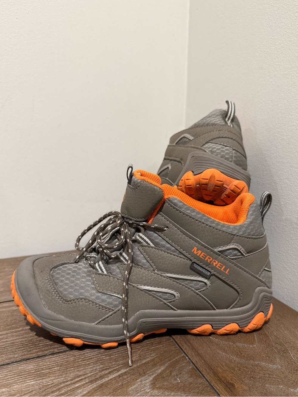 Merrell Chameleon 7 Waterproof Mid Hiking Boots Gray Orange Kids Boys Size 4